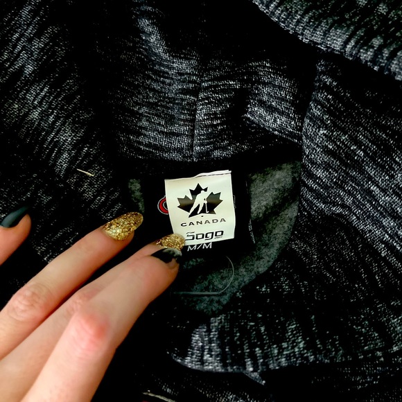 Team Canada hoodie - Picture 4 of 4